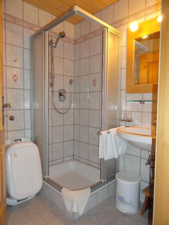 Baby- Und Kinderhof Aicherbauer Seeham Szoba fotó